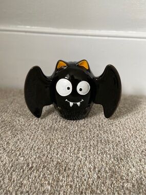 NWOT Ceramic Bat Halloween Decor TJ Maxx